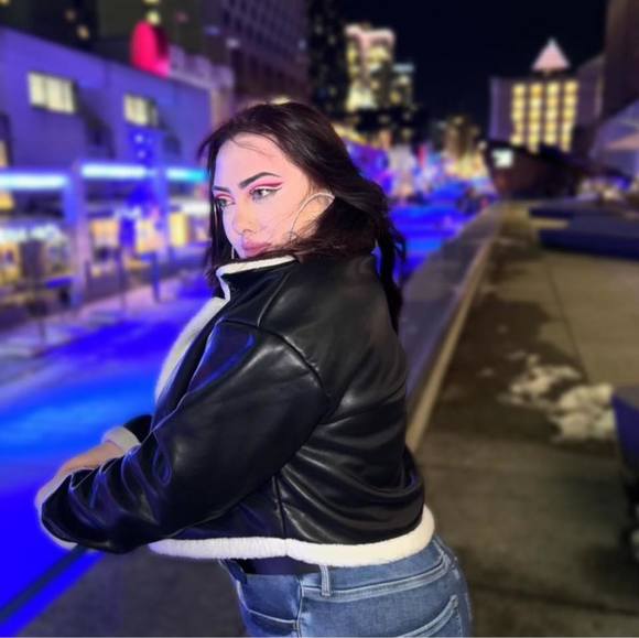 Meet your Posher, Jessy - Picture 1 of 1